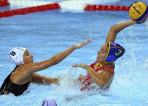 Más buenas noticias para el medallero: las 'guerreras' del waterpolo español superan a Hungría y lucharán por el oro