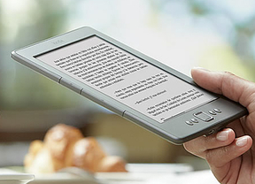 Kindle da el salto: comienza a venderse en tiendas tradicionales