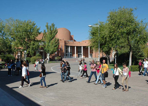 Alumnos en el Campus de Albacete