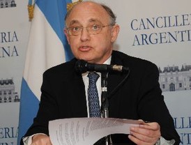 Semifinalista Henin aún lucha por encontrar el ritmo