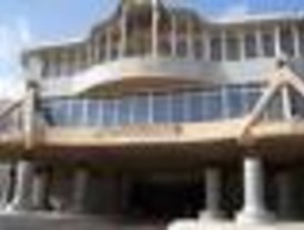 Felipe González sorprendió a todos en el Teatro Colón