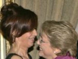 Política y cotilleo... Sarkozy y Carla Bruni se habrían casado el jueves