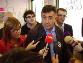 Puigcercós se acerca más a CiU pero reitera su imposición de referéndum independentista