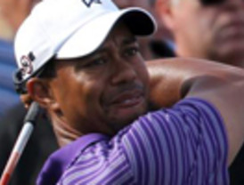 El 'nuevo' Tiger Woods sigue reencontrándose: lidera el Chevron World Challenge