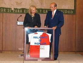 ¡Ha nacido un político!