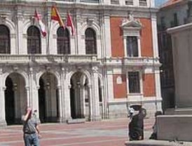 El Ibex pierde un 0,19% al cierre de la sesión, pero salva los 10.700 puntos