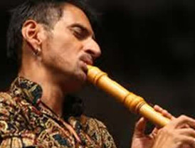 Horacio Franco dirige coro de INBA