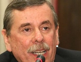 El ministro De Vido denunció que Clarín 'violó la intimidad' de su mujer