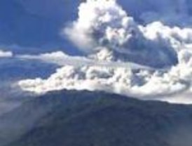 Bachelet fue a estudiar la erupción del volcán
