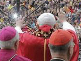 Benedicto XVI cree que en España impera un anticlericalismo similar al de los años 30