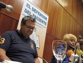 Greenpeace reclama en Moncloa una hoja de ruta para demoler el Algarrobico