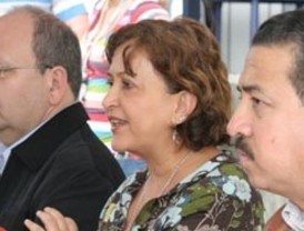 Fainé saca a bolsa las nuevas acciones de Abertis