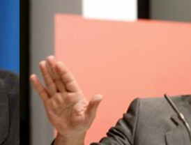 Chaves se mete en la 'batalla' de Madrid: 'regaña' a Tomás Gómez por dejar de lado a los 'jimenecistas'