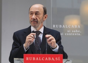 Rubalcaba: 'Al PP le gusta más el uranio radiactivo, a nosotros nos gusta más el aire y el sol'