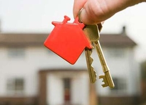 La compraventa de viviendas continúa disparada y sube otro 16%