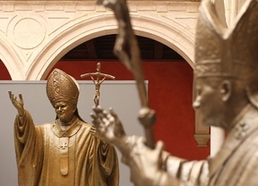 El polémico monumento de Juan Pablo II se inaugura este martes en Sevilla