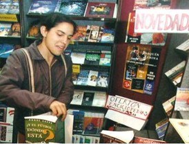 Uribe arrasa en sondeo de popularidad