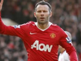 Ryan Giggs renueva su contrato un año más con M United