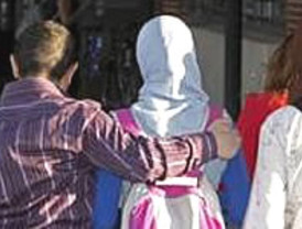 Chávez quiere hacer negocios con España