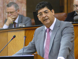 Defensa promociona el Día de la Fiesta Nacional con el catalán Ferrán Adriá, Concha Velasco y Vicente del Bosque