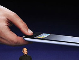 Steve Jobs, de vuelta, eclipsa la presentación del iPad 2