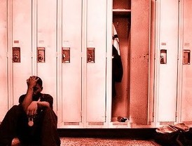 La lluvia impide a los 'indignados' decidir atacar a la soberanía popular acampando en el Parlament