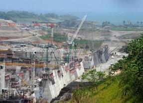 Panamá ofrece un adelanto de 73,5 de los 1.600 millones de euros reclamados por Sacyr, si no se paran las obras del canal