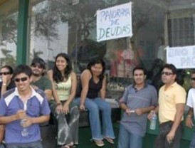 El Ibex cedió 0,53% arrastrado por los bancos