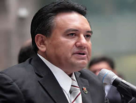 Preparan un 2 de mayo infernal para Aguirre: los sindicatos dejarán en negro 'su' tele