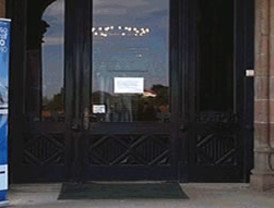 Correa decreta el estado de excepción en tres ciudades de Ecuador