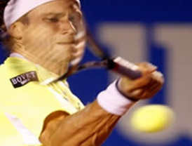 Ferrer gana a Adrian Ungur va a la segunda ronda en Acapulco