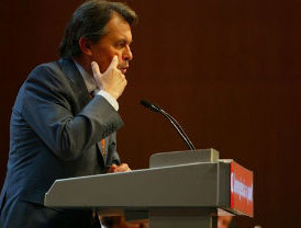 Artur Mas consensuará con los demás partidos el pacto fiscal para Cataluña si es presidente