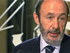 Felipe Calderón arremete contra la construcción del muro fronterizo