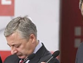 Federer acaba invicto de Djokovic; jugará la final con Nadal