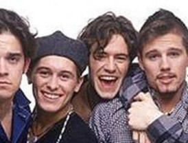 La prostituta Patrizia D'Addario apoya a Berlusconi