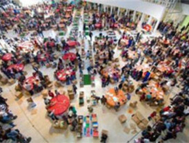 Més de 600 nens i nenes construeixen aquest diumenge el seu món ideal al Museu Nacional d'Art de Catalunya