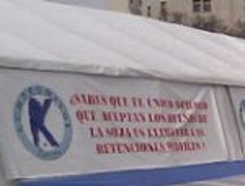 Los  militantes 'K' se niegan a dejar la plaza