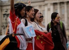 Los turistas chinos gastan una media de 2.040 euros en España