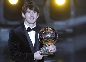 Messi, la 'Pulga' con más quilates: ya tiene 3 balones de Oro