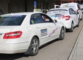 Los taxistas de Castilla-La Mancha, indignados con Fomento