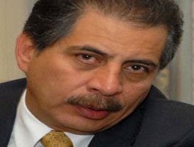 Decepción ciudadana por un acto con muy poca gente y muy deslucido