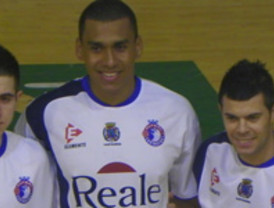 Los nuevos fichajes no evitan otra derrota