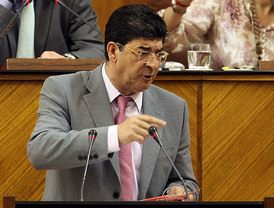 Moreno recuerda que la fecha de las elecciones autonómicas es 'prerrogativa exclusiva' del presidente de la Junta