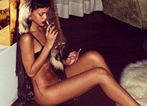 Rihanna regala fotos en las que sale desnuda a través de la red de Instagram