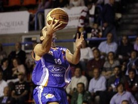 Trabajado triunfo del CB Murcia en un partido loco (84-75)