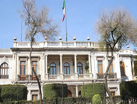 Candidatos buscan tácticas para vencer a Uribe en las urnas