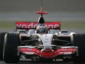 Nadal firma un plácido estreno ante el japonés Kei Nishikori en Wimbledon