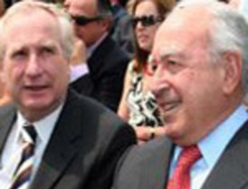 ' Aquí hay dignidad ', Chávez sigue haciendo amigos