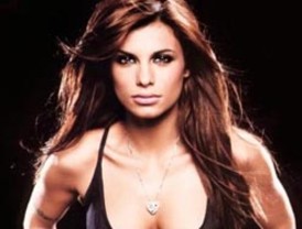 Elisabetta Canalis prefiere la hípica y el kick boxing