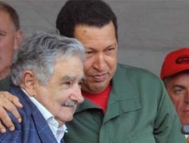 Mujica urge adhesión de Venezuela a Mercosur
